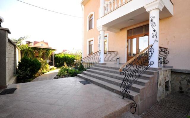 Viktoriya Villa Guest House