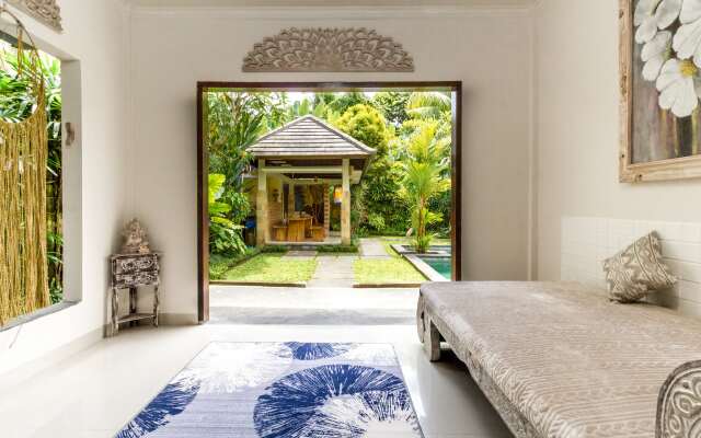 Blue Swing Villa