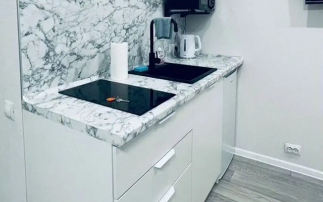 Studiya S Novoj Mebelyyu Flat
