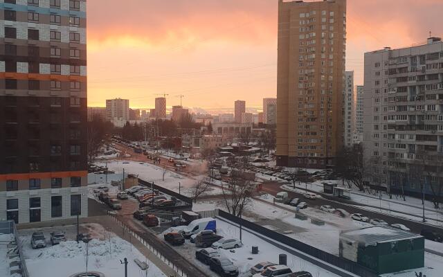 V novom ZHK ryadom s Veresayeva Uyutnyy Dom Flat