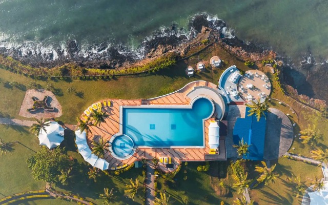 Golden Tulip Dar Es Salaam Hotel