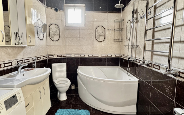 V 3 Minutakh ot Morya Private House