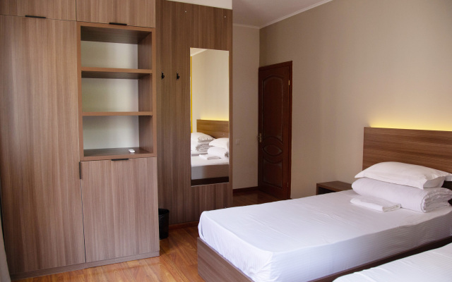 People Guest House