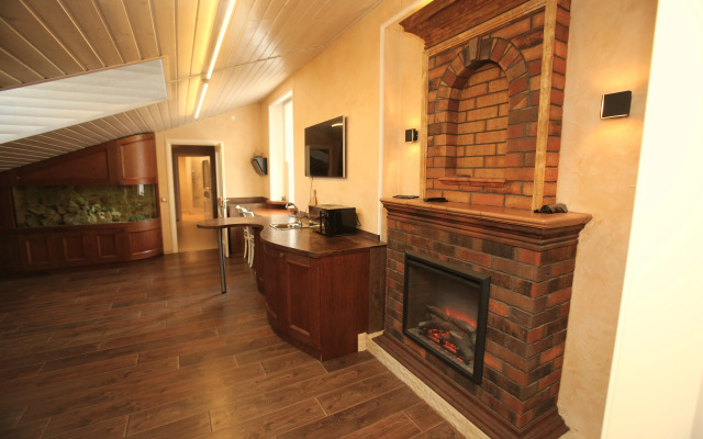 Dlya 8mi Gostey Nevsky 5 Apartment