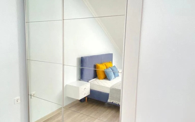 Stilnaya V 50 Metrakh Ot Morya Flat