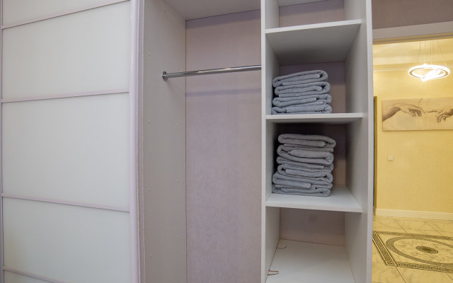 Bratskaya 27k3 Podyezd 2 Apartments