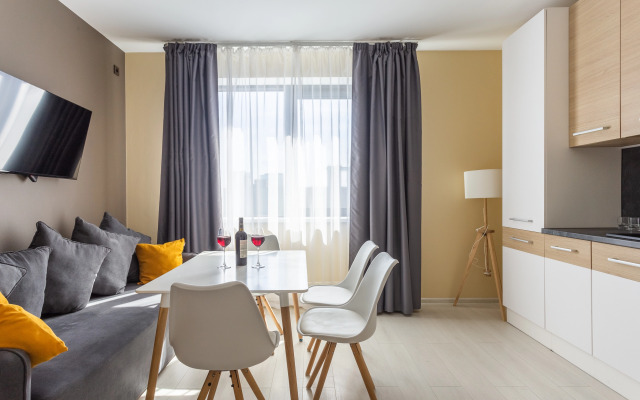 Lyuks V Novom Zhk Na Vasilyevskom U Metro Apartments