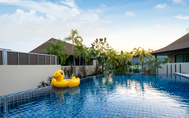 Garden Pool Villa near Rawai Beach 1 Apartments