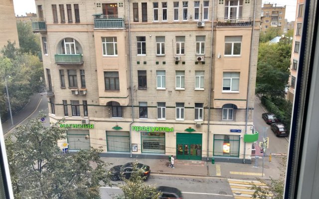 Novyij Arbat 30/9 Apartments