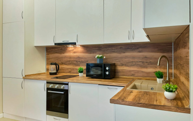 Sunny Days Apartment Lobanovskiy Les 2 Flat