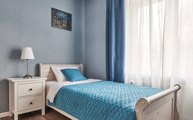 Prostornye Apartamenty u Yekaterininskogo Parka Flat