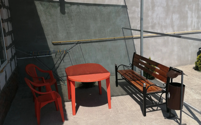 Na Krutoy Guest House