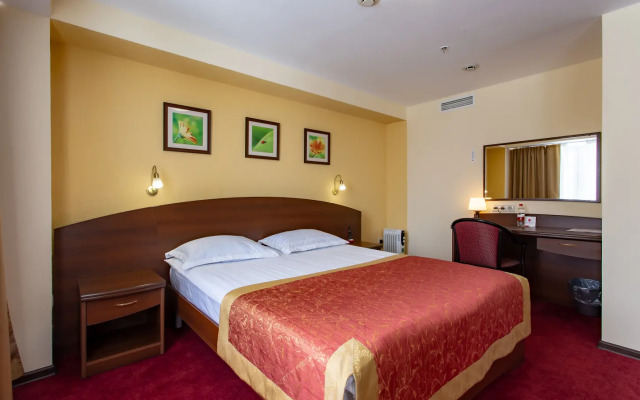 Azimut Kemerovo Hotel 