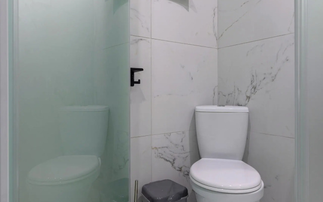 Ekonom bez Okna na Naberezhnoy Obvodnogo Kanala, 132 Apartments