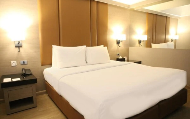 Ramada by Wyndham Bangkok Sukhumvit 11