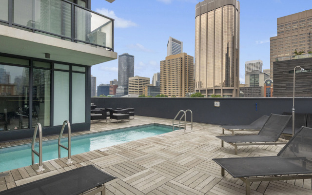 Апарт-отель Globalstay Downtown Calgary Apartments