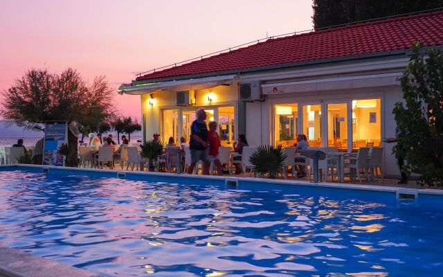 Mediteran Travel Mobile Homes Galeb Bungalow