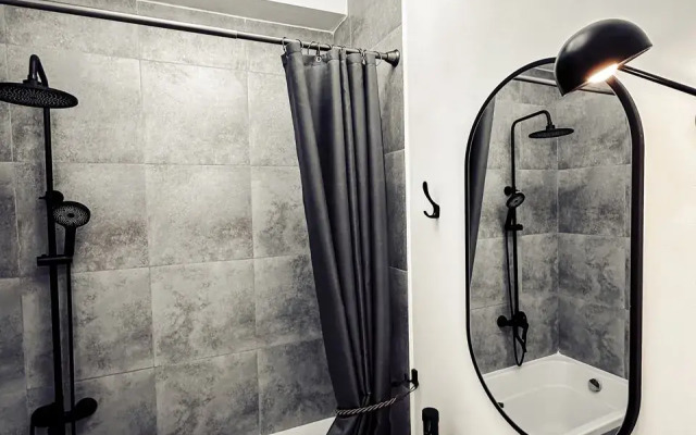 Квартира В. Первомайская