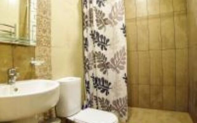 Dombaj Guest House