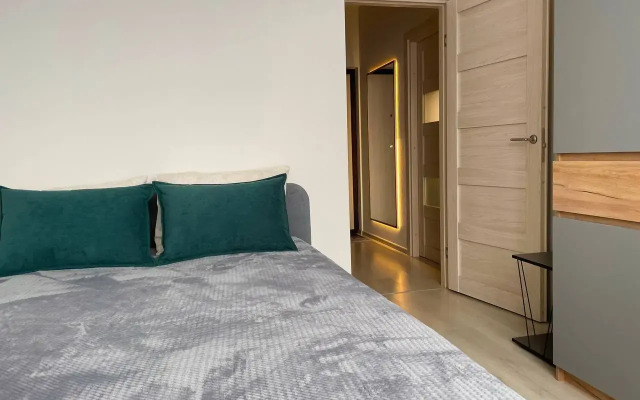 Ryadom S Parkom I Ska Arenoy Flat
