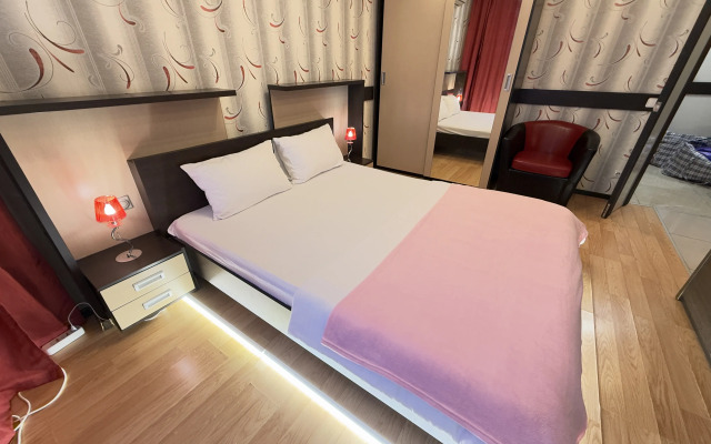 Tut Khorosho Na Surikova 53a 2 Flat