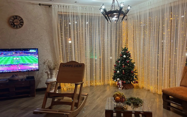 Частный Дом в Горах с Бассейном