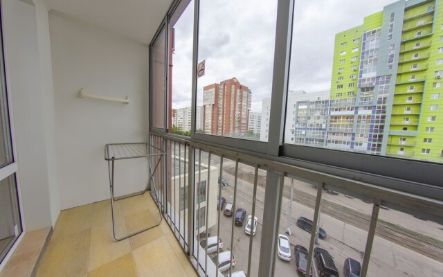 On Revolyutsionnoy 72 Apartments