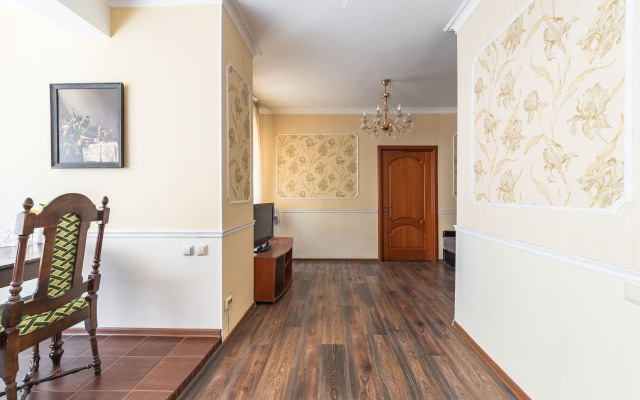 Апартаменты у Крейсера Авроры и Финляндского Вокзала