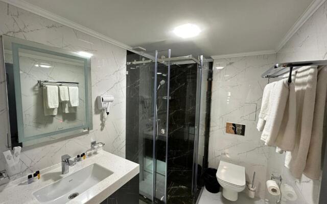 Astor Hotel