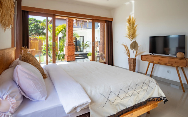Novaya Chastnaya, Ogromny Basseyn, Changu, View Bali Villa