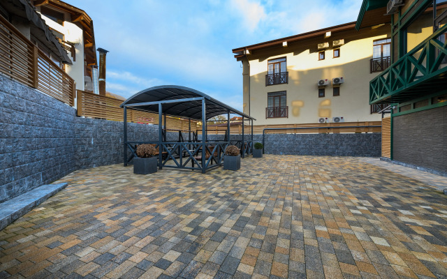 Апартаменты на Защитников Кавказа 114