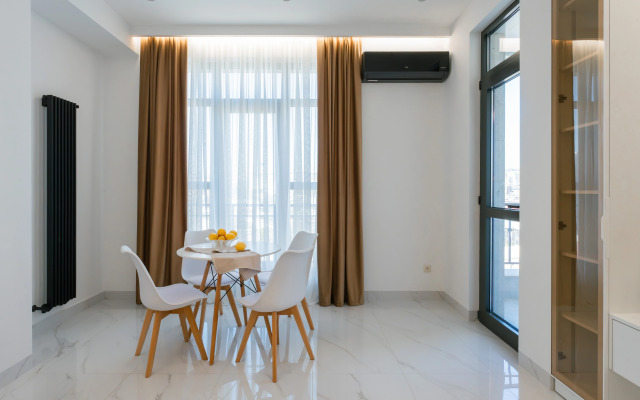 KeyGo #0098, 1 Bedroom, Near City Center Apartments
