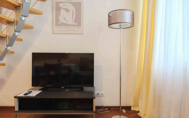 Апартаменты Невский 18 Николь и Мишель 1