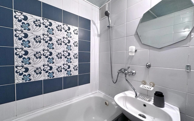 Квартира Дом 89 2комн в Мирном 2/4