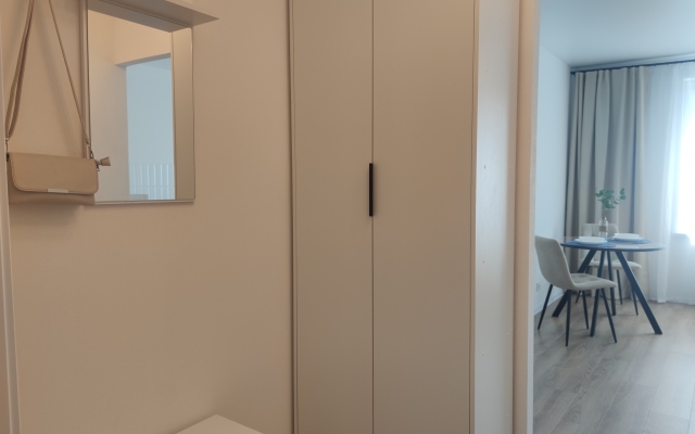 Квартира Современная Студия с большой кроватью и кондиционером