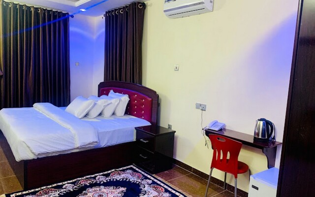 Ama Luxury Suites Hotel