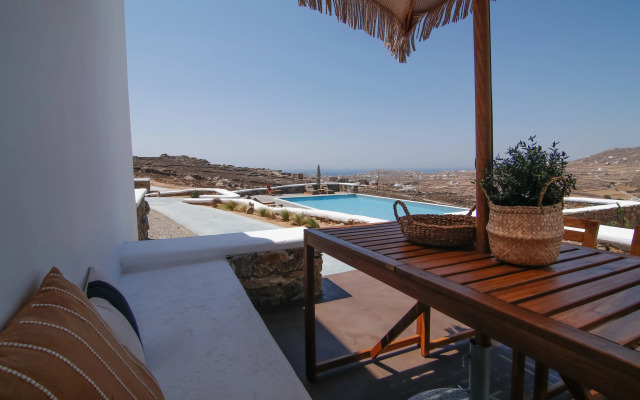 Thronos Suites Hotel