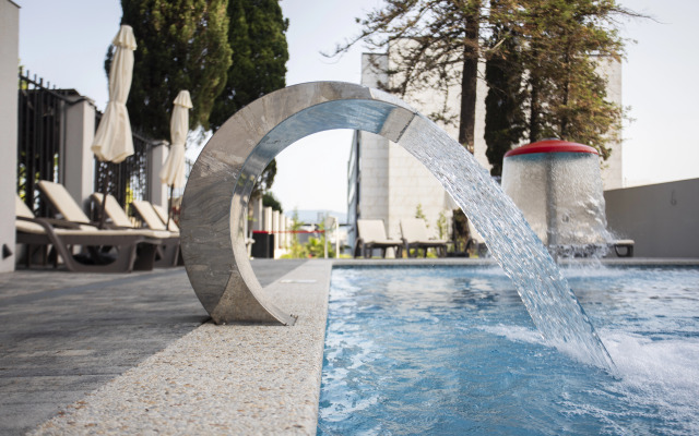Cosmos Adler Hotel