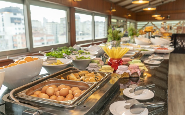 The Bostanci Hotel