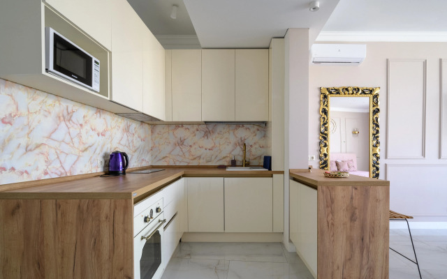 Luks Krasiveyshiy v ZhK "Barselona Park" s Bol'shim Balkonom i Vidom na More Apartment