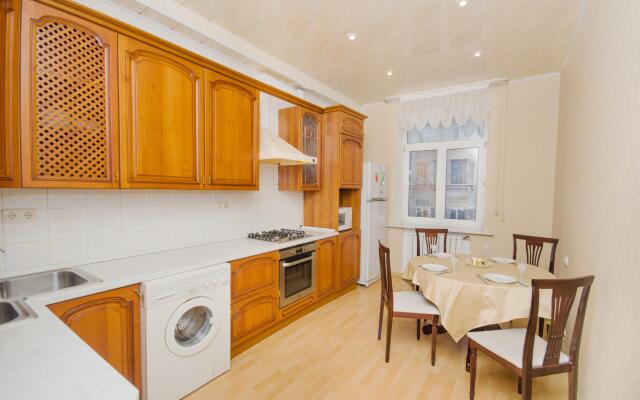 V tsentre na ulice Volodarskogo 18 Apartments