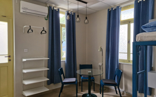 Hostel Roks