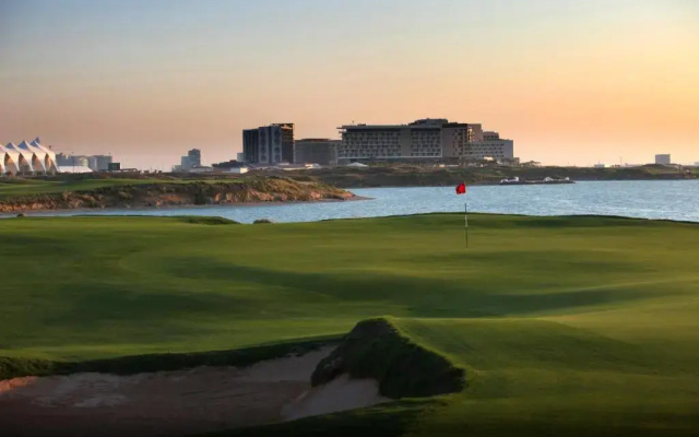 Yas Plaza Mangroves by IHG