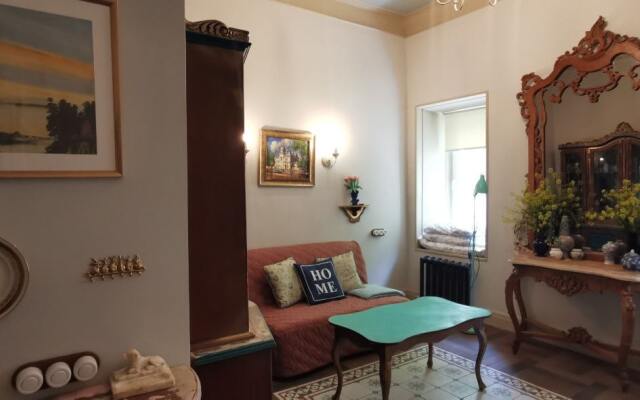 Апартаменты  Фарфор и соловей Loft-усадьба на Черниговской