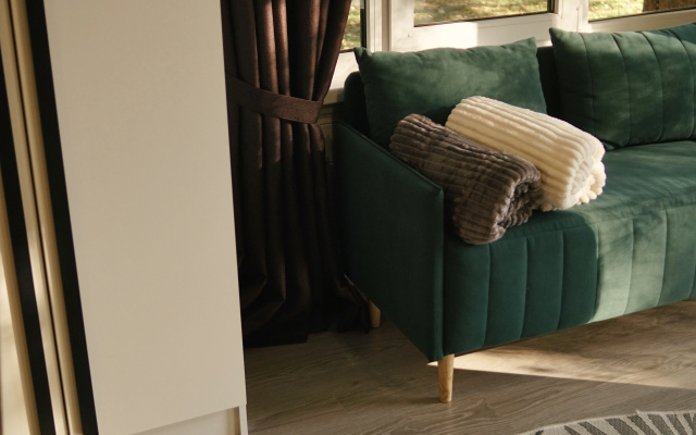Четырёхместный коттедж Comfort с красивым видом из окна — фото 4