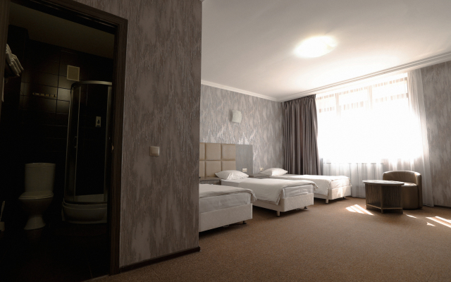 Marton Oka Hotel