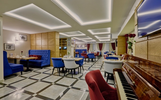 45 Parallel Hotel