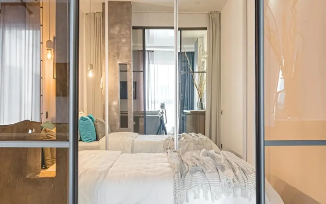 Lotos Flat
