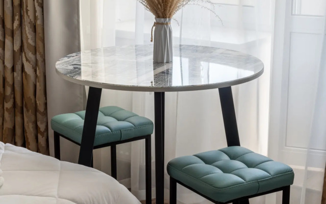Dve podushki v Pesochnom, Sadovaya, 90 Flat