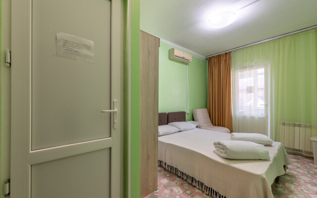 Квартира студия семейная уютная в частном доме в мкр. Кудепста